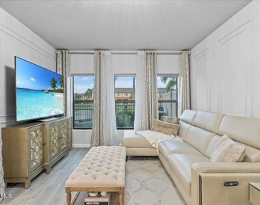 1320 Lara Circle - Photo Thumbnail 27