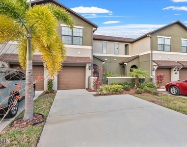1320 Lara Circle - Photo Thumbnail 1