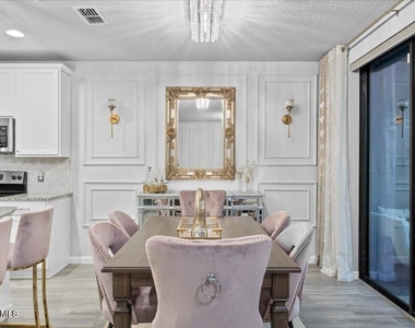 1320 Lara Circle - Photo Thumbnail 4