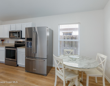 4540 Bellaluna Drive - Photo Thumbnail 16