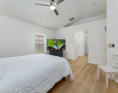 4540 Bellaluna Drive - Photo Thumbnail 20