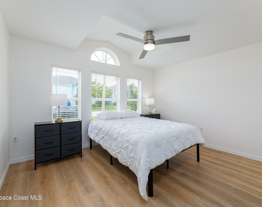 4540 Bellaluna Drive - Photo Thumbnail 24
