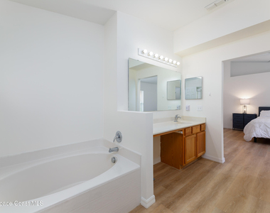 4540 Bellaluna Drive - Photo Thumbnail 22