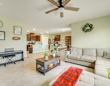 1075 Trinity Street - Photo Thumbnail 13