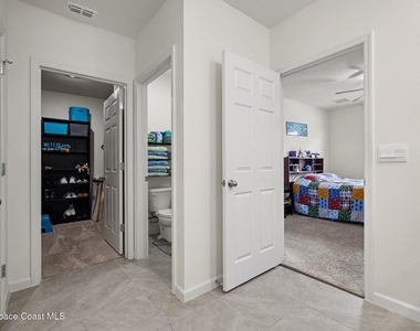 1563 Leeward Avenue Se - Photo Thumbnail 7