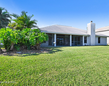 3643 Bluefield Avenue - Photo Thumbnail 36