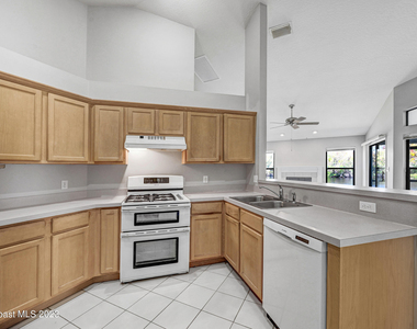 3643 Bluefield Avenue - Photo Thumbnail 16