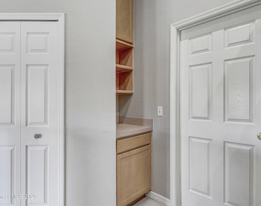 3643 Bluefield Avenue - Photo Thumbnail 17