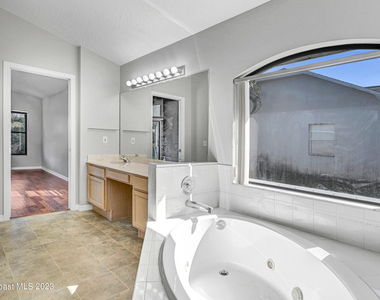 3643 Bluefield Avenue - Photo Thumbnail 23