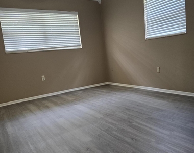 3135 Shady Dell Lane - Photo Thumbnail 23
