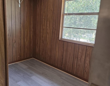 3135 Shady Dell Lane - Photo Thumbnail 32