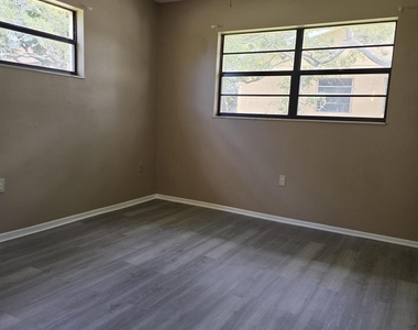 3135 Shady Dell Lane - Photo Thumbnail 24