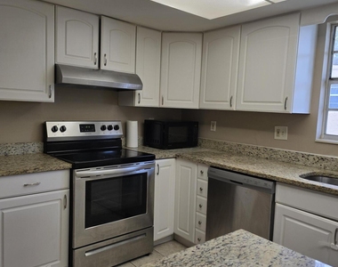 3135 Shady Dell Lane - Photo Thumbnail 15