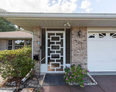 1236 Buffing Circle Se - Photo Thumbnail 5