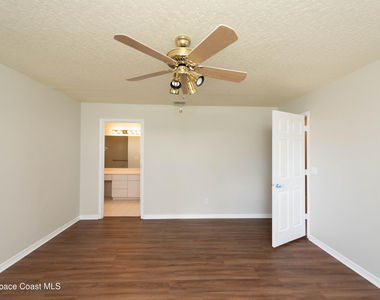 1236 Buffing Circle Se - Photo Thumbnail 32