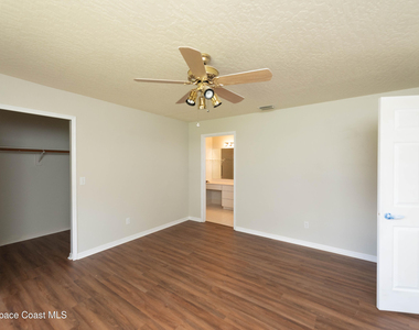 1236 Buffing Circle Se - Photo Thumbnail 33