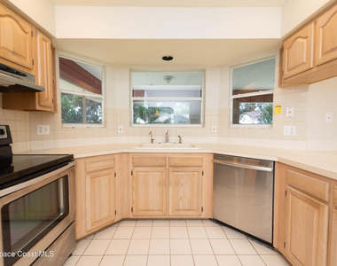 1236 Buffing Circle Se - Photo Thumbnail 20