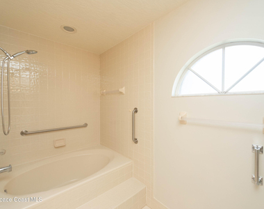 1236 Buffing Circle Se - Photo Thumbnail 36