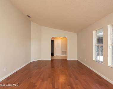 1236 Buffing Circle Se - Photo Thumbnail 28