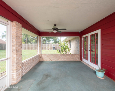 1236 Buffing Circle Se - Photo Thumbnail 11