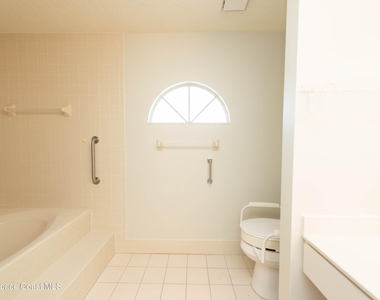 1236 Buffing Circle Se - Photo Thumbnail 29