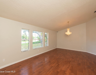 1236 Buffing Circle Se - Photo Thumbnail 27