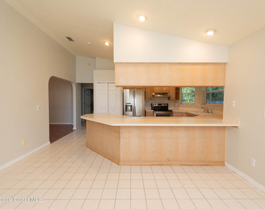 1236 Buffing Circle Se - Photo Thumbnail 18