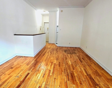 York Avenue - Photo Thumbnail 1