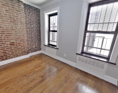 West 53rd Street - Photo Thumbnail 2