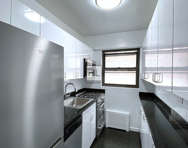 East 35th Street - Photo Thumbnail 1