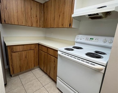140 Orchid Woods Court - Photo Thumbnail 5
