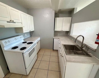 827 Paris Avenue S - Photo Thumbnail 1