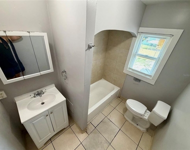 827 Paris Avenue S - Photo Thumbnail 7