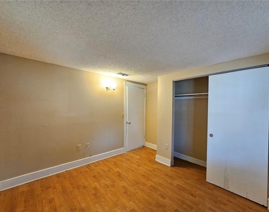 2441 E Magnolia Street - Photo Thumbnail 9