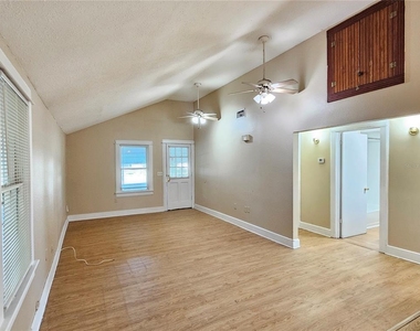 2441 E Magnolia Street - Photo Thumbnail 6
