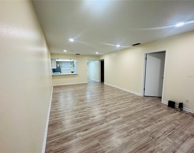 1750 Belleair Forest Drive - Photo Thumbnail 6