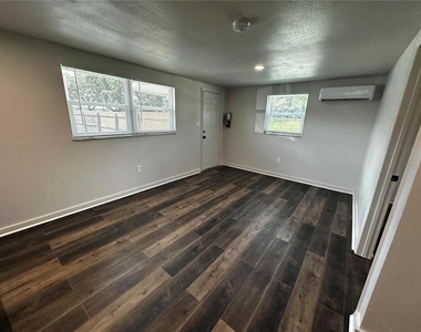 1104 E 140th Avenue - Photo Thumbnail 14