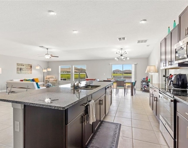 16561 Delia Street - Photo Thumbnail 4