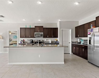 16561 Delia Street - Photo Thumbnail 6
