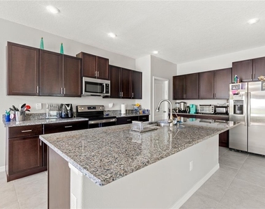 16561 Delia Street - Photo Thumbnail 5