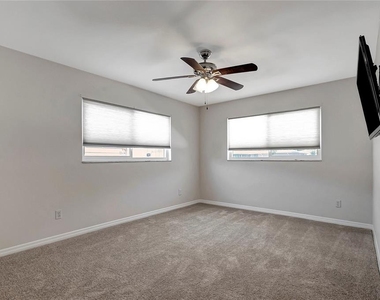 809 Jacaranda Drive - Photo Thumbnail 7