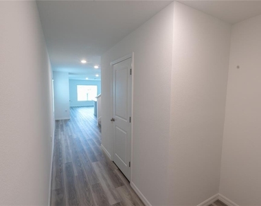 4409 Sand Dollar Way - Photo Thumbnail 19