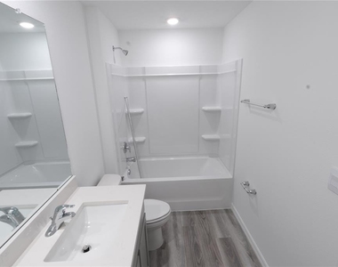 4409 Sand Dollar Way - Photo Thumbnail 9