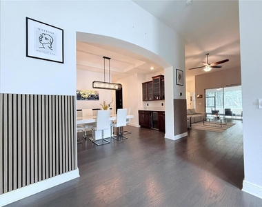 6456 Doe Path Court - Photo Thumbnail 7