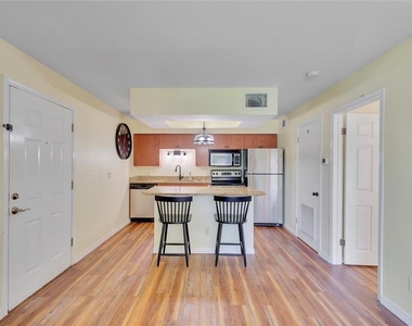 10200 Gandy Boulevard N - Photo Thumbnail 5