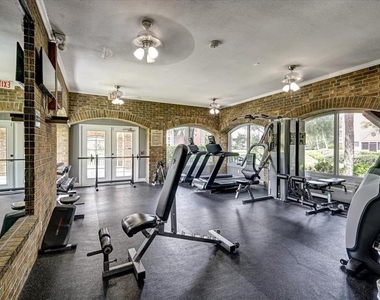 10200 Gandy Boulevard N - Photo Thumbnail 17