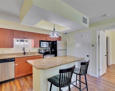 10200 Gandy Boulevard N - Photo Thumbnail 3