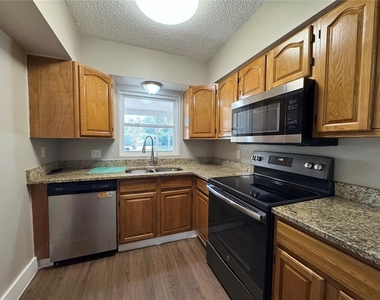 310 Longwood Drive - Photo Thumbnail 8