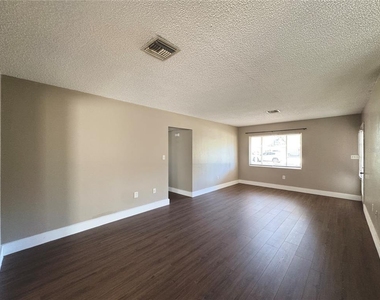 310 Longwood Drive - Photo Thumbnail 15