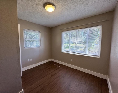 310 Longwood Drive - Photo Thumbnail 20